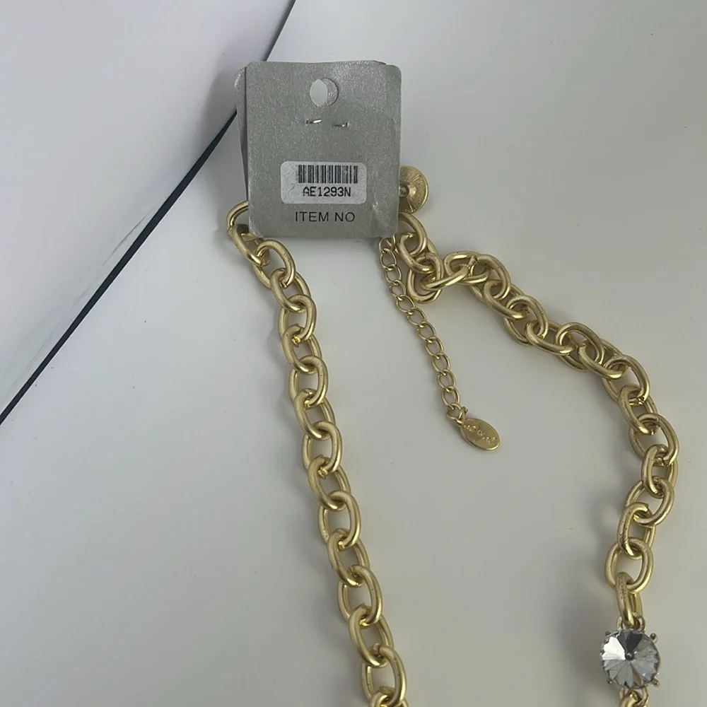 Necklace & Earrings Rhinestones Gold tone 16” NEW